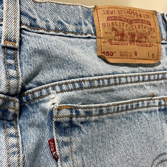 Vintage Levi's 550 16 Regular S Light Wash Relaxed Fit Tapered Leg Jeans - Picture 7 of 7